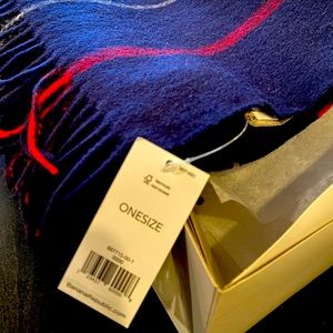 Banana Republic 100% Wool Scarf